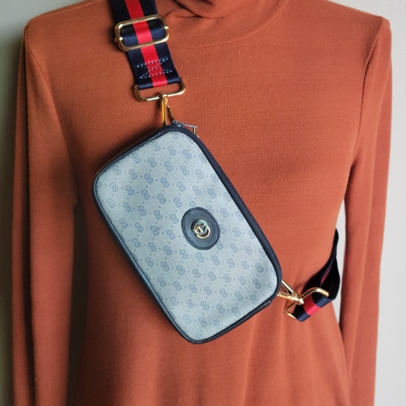 Gucci Handbags - 100% Authentic Gucci vintage mini pouch